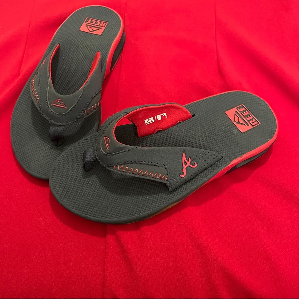 Reef kids Navy and Red Flip Flops